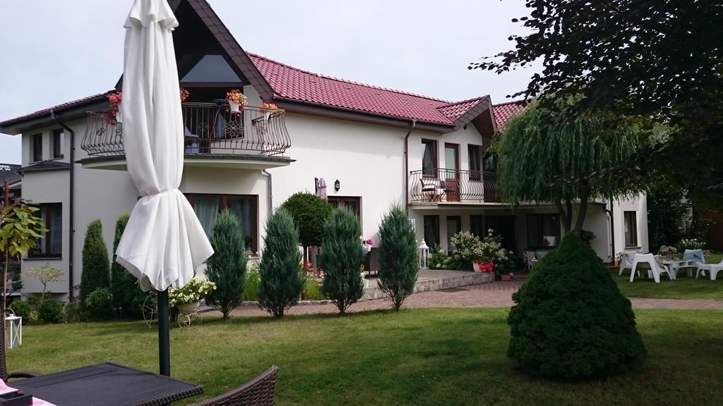 Villa Czarli Miedzyzdroje Exteriör bild