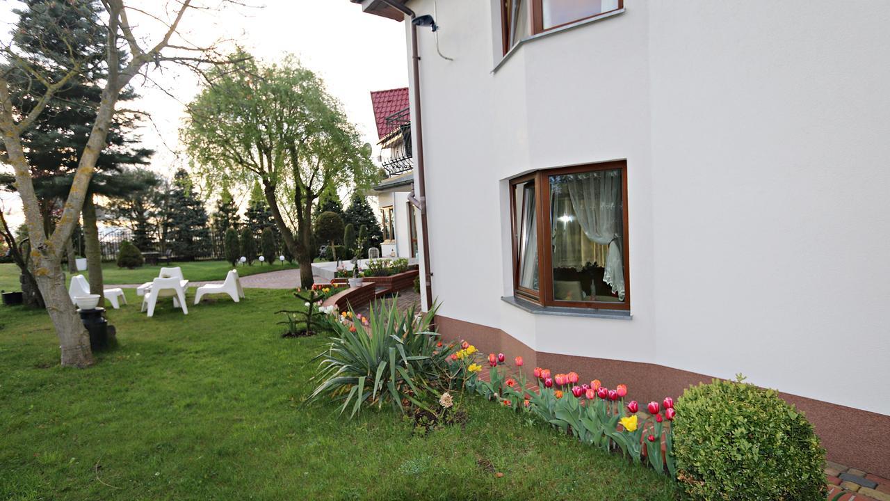 Villa Czarli Miedzyzdroje Exteriör bild